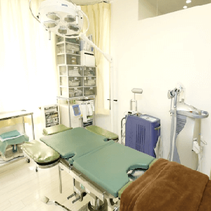 渋谷美容外科クリニック 横浜院の二重整形を行う手術台