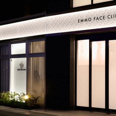 EMMO FACE CLINICの院内の玄関