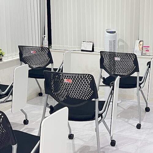 TCB東京中央美容外科大宮東口院の待合スペース