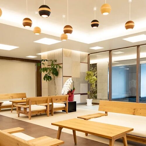 TCB東京中央美容外科青森院の待合スペース