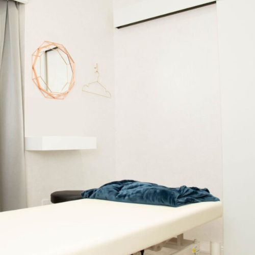 e clinic 富山院 クマ取りの施術室