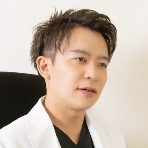栄美容クリニックの医師