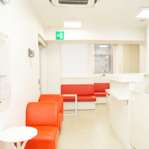 共立美容外科 京都院の二重整形の施術前の待合室エリア